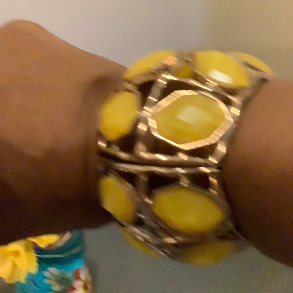 Yellow bracelet - Picture 2 of 2